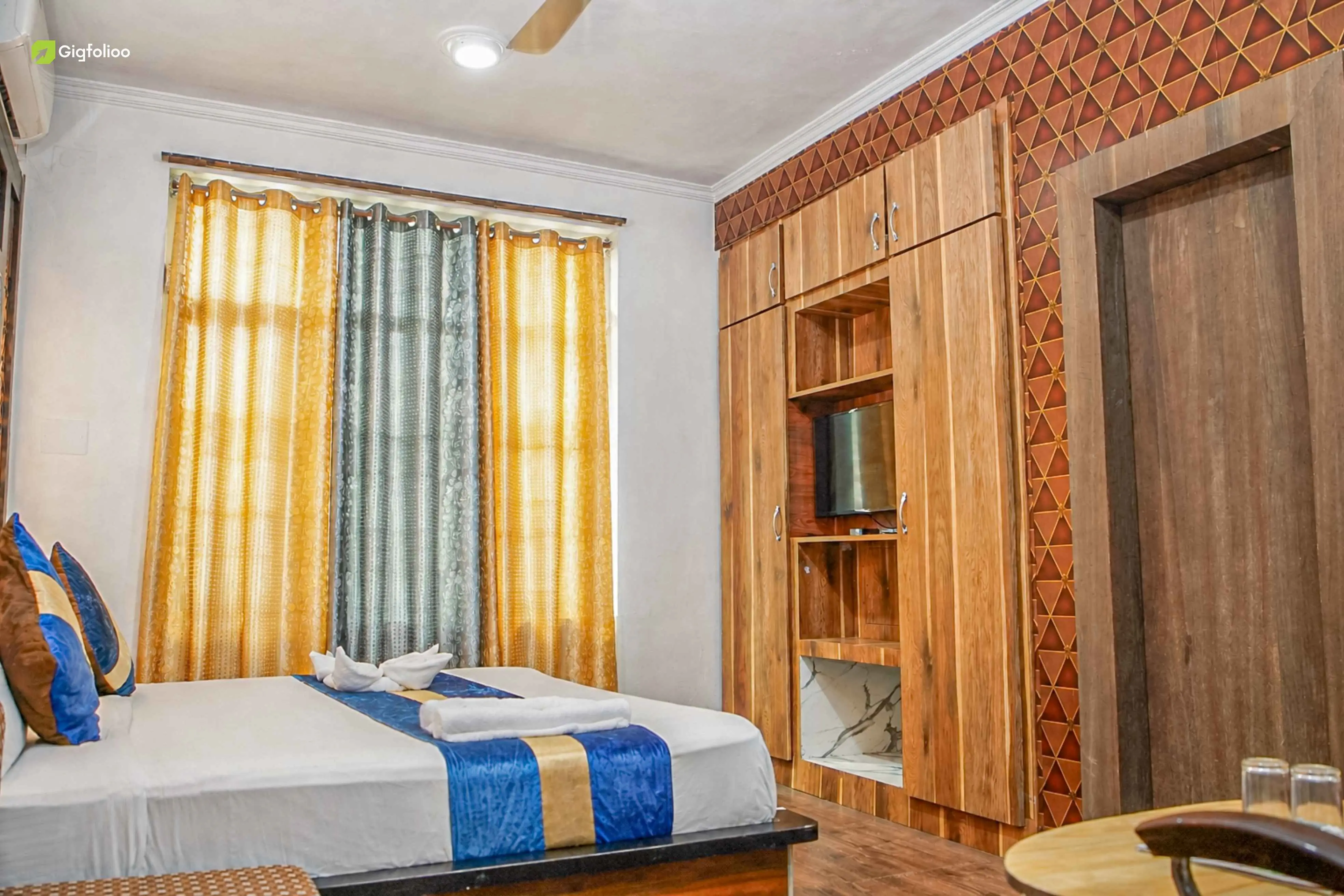 Aharbal Deluxe Room at Al-Zahoor In - gallery view 3