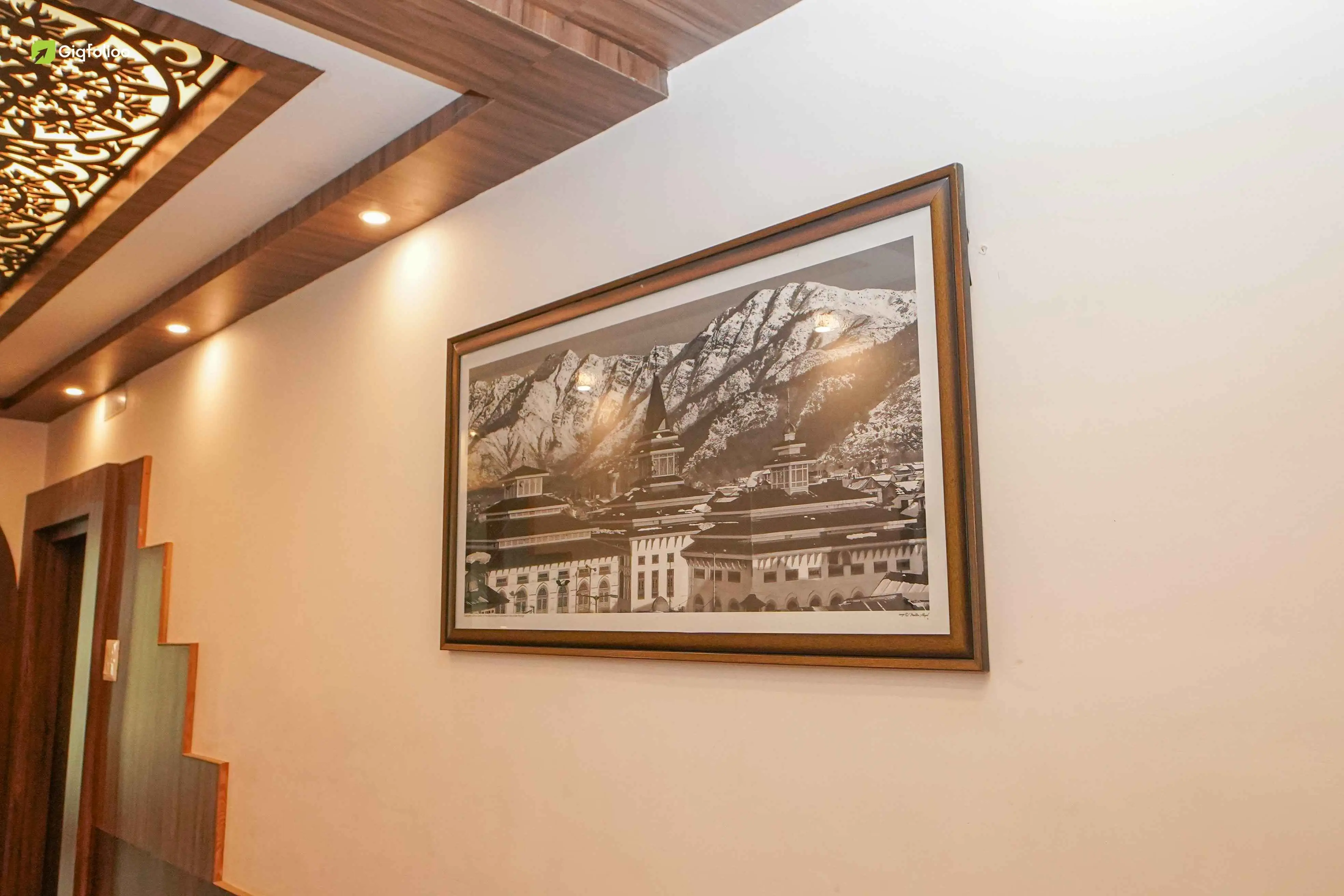 Corridor photograph 2