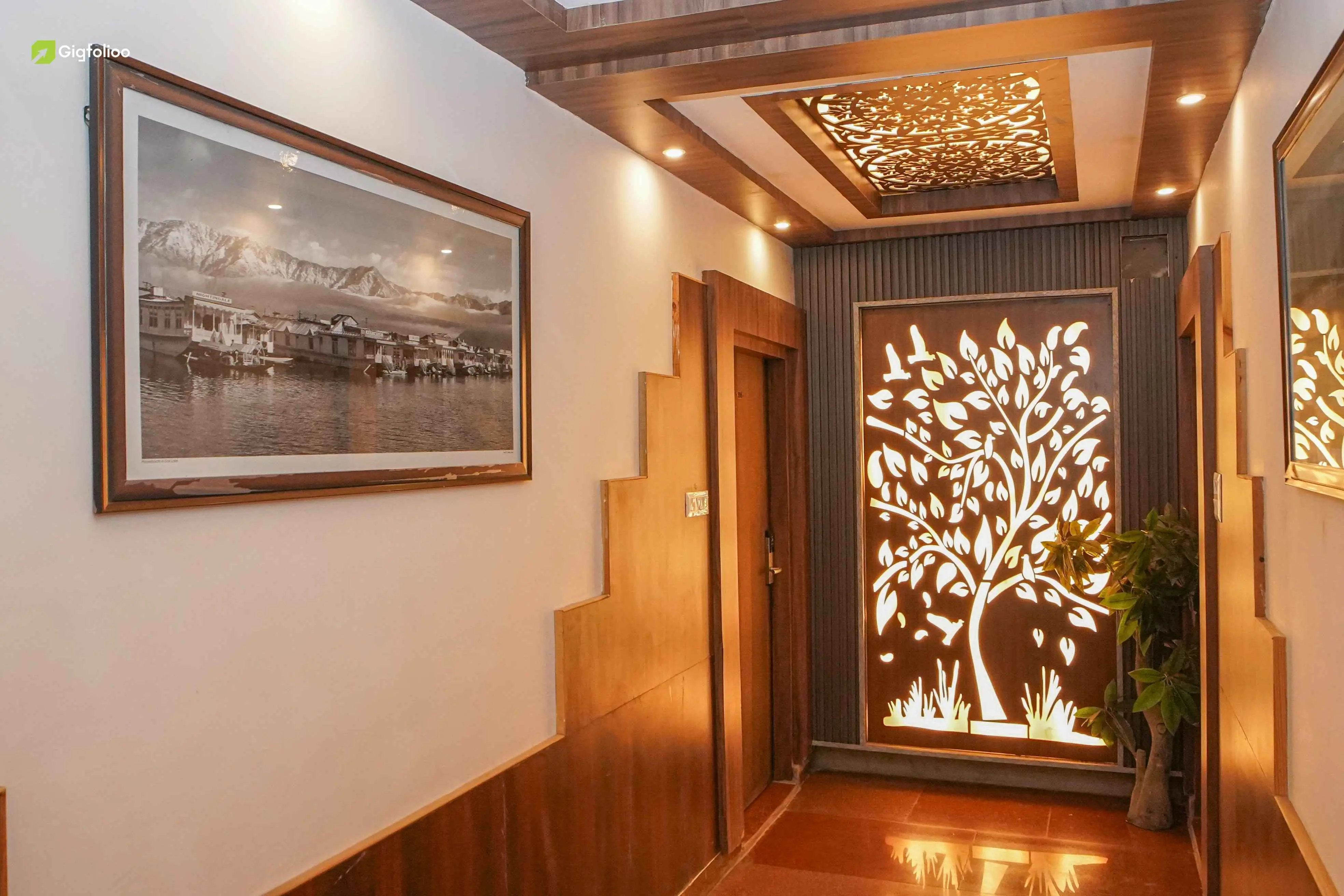 Corridor photograph 4