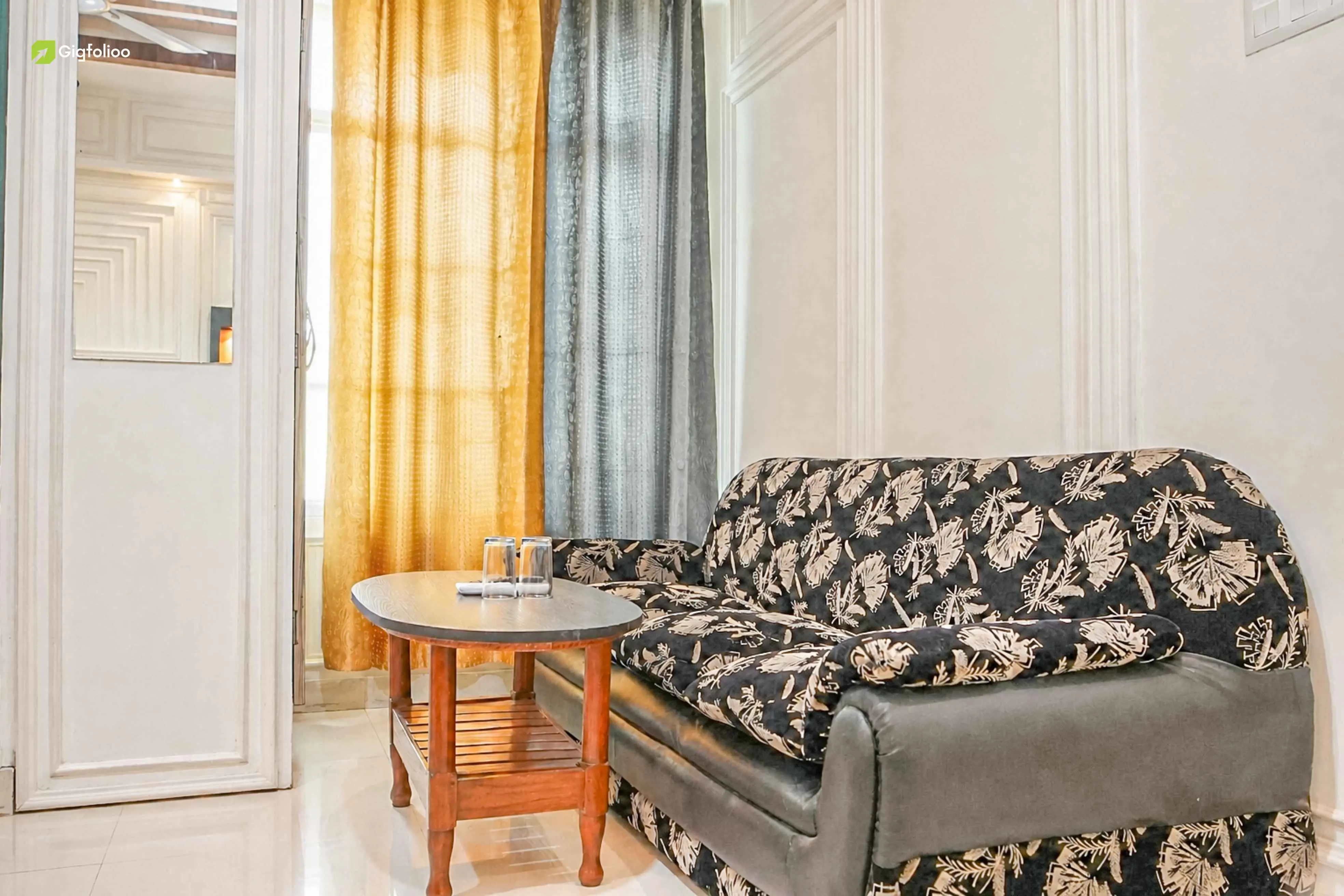 Gulab Deluxe Room at Al-Zahoor In - gallery view 2