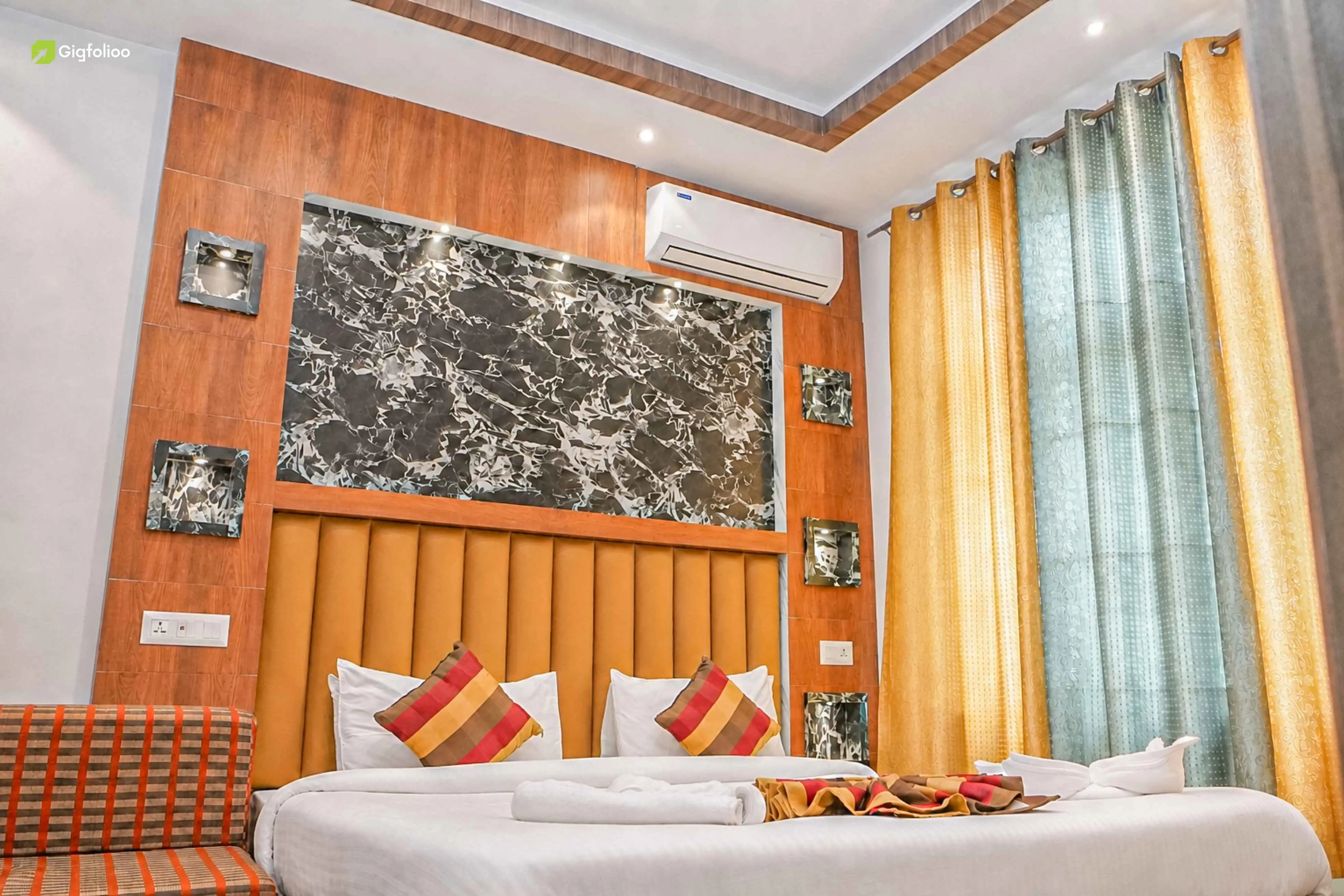 Zabarwan Deluxe Room at Al-Zahoor In - gallery view 2